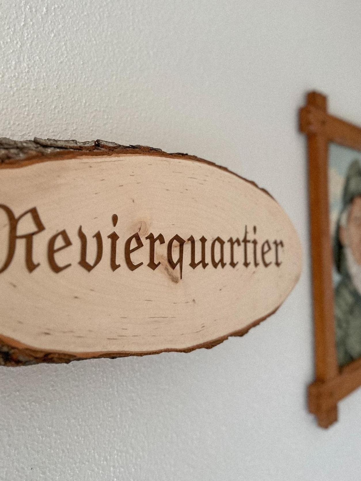 Knabbueuess * Dernau